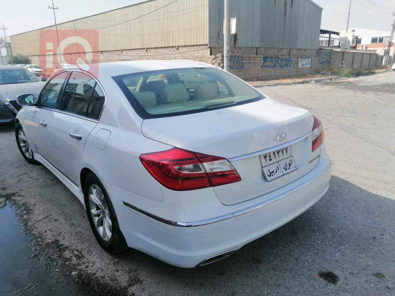 هیوندای جێنسس